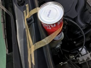 フルード缶　立てる